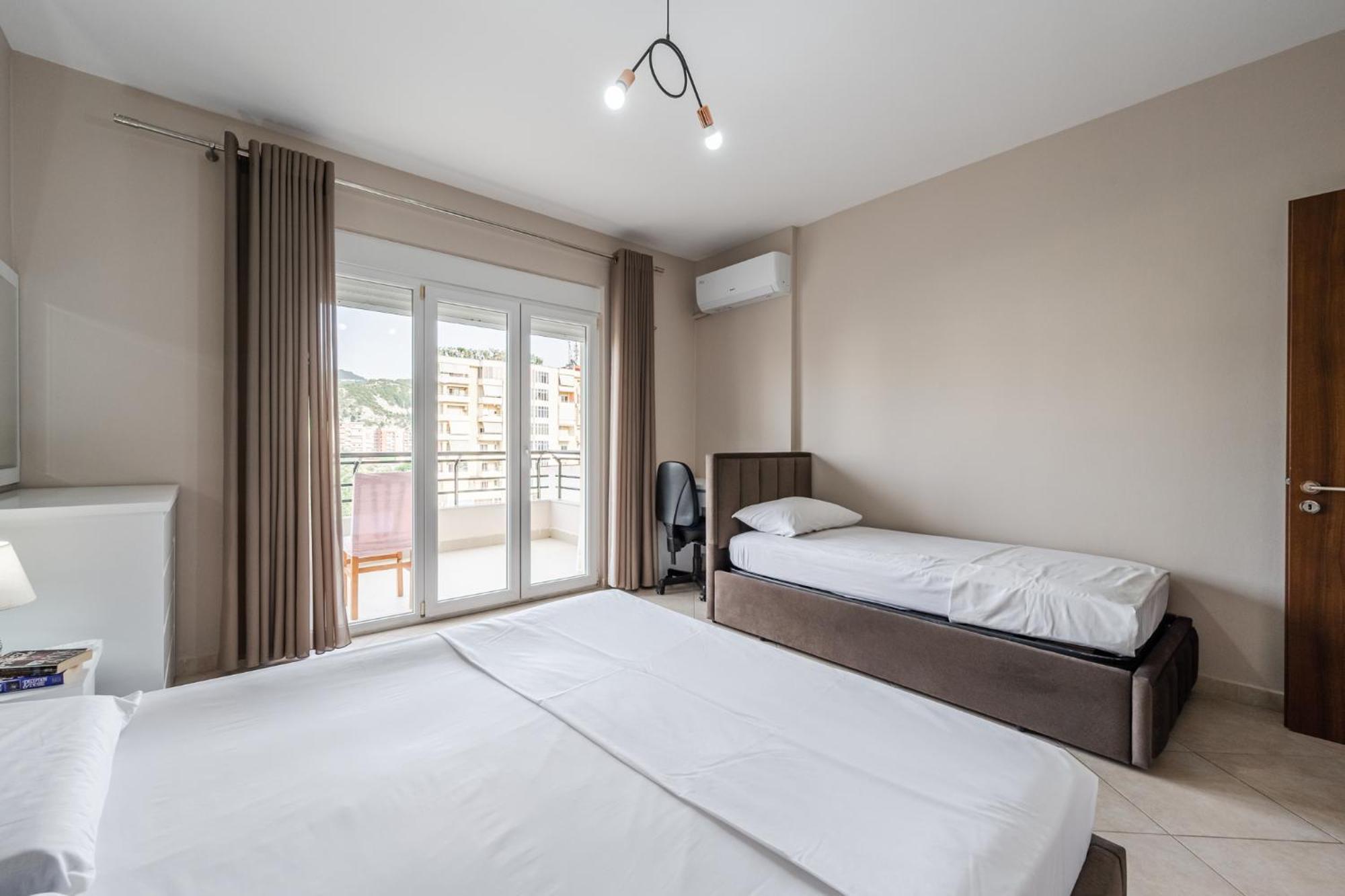 City Center Apartments By Kondo Stays Vlorë Buitenkant foto