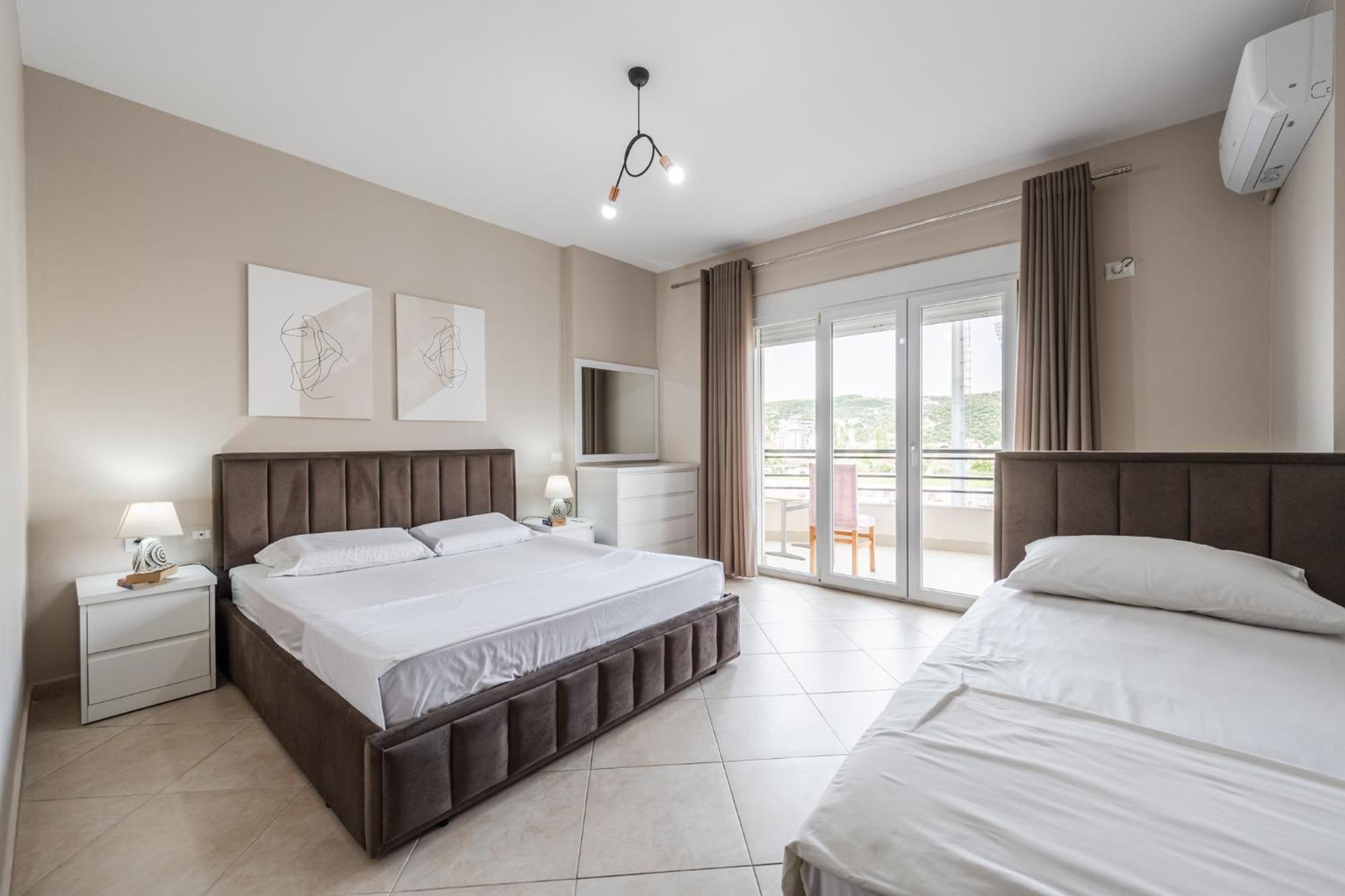 City Center Apartments By Kondo Stays Vlorë Buitenkant foto