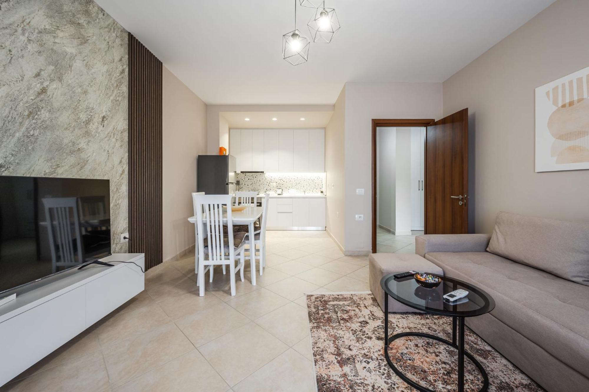 City Center Apartments By Kondo Stays Vlorë Buitenkant foto