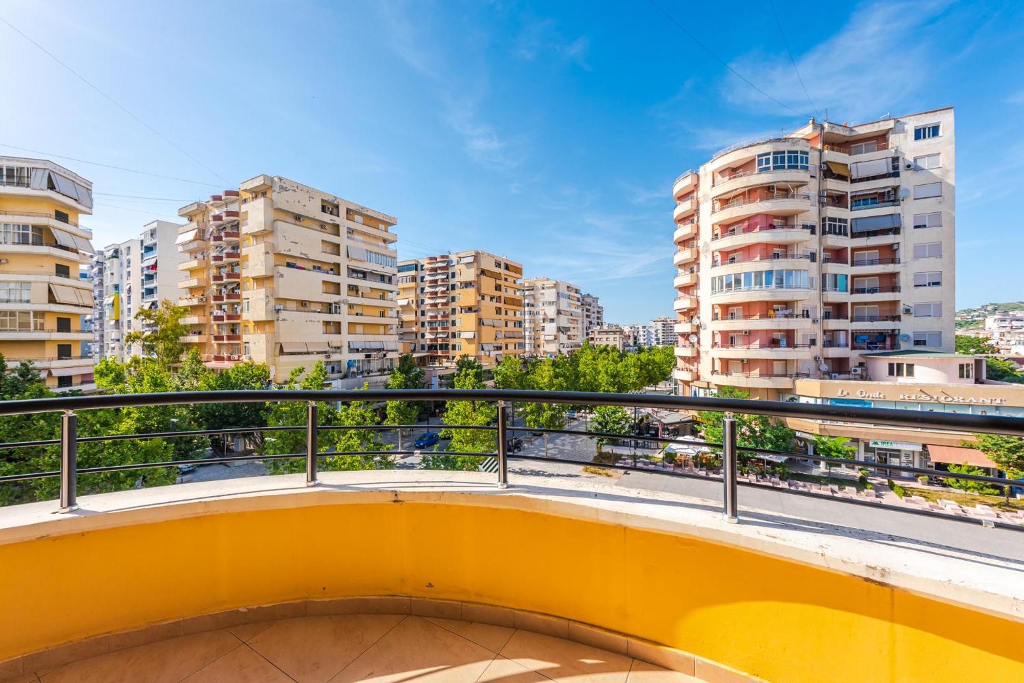 City Center Apartments By Kondo Stays Vlorë Buitenkant foto