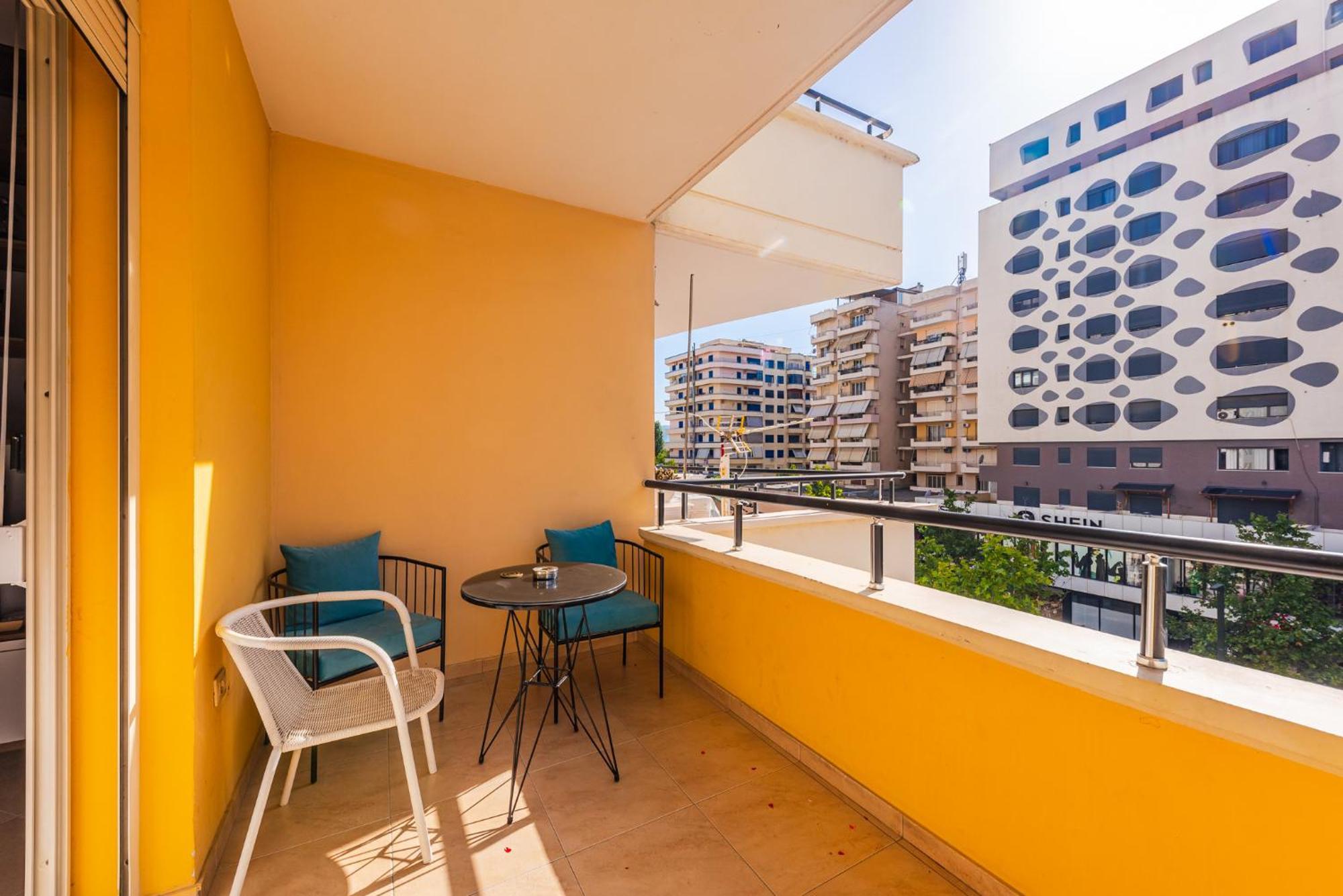 City Center Apartments By Kondo Stays Vlorë Buitenkant foto