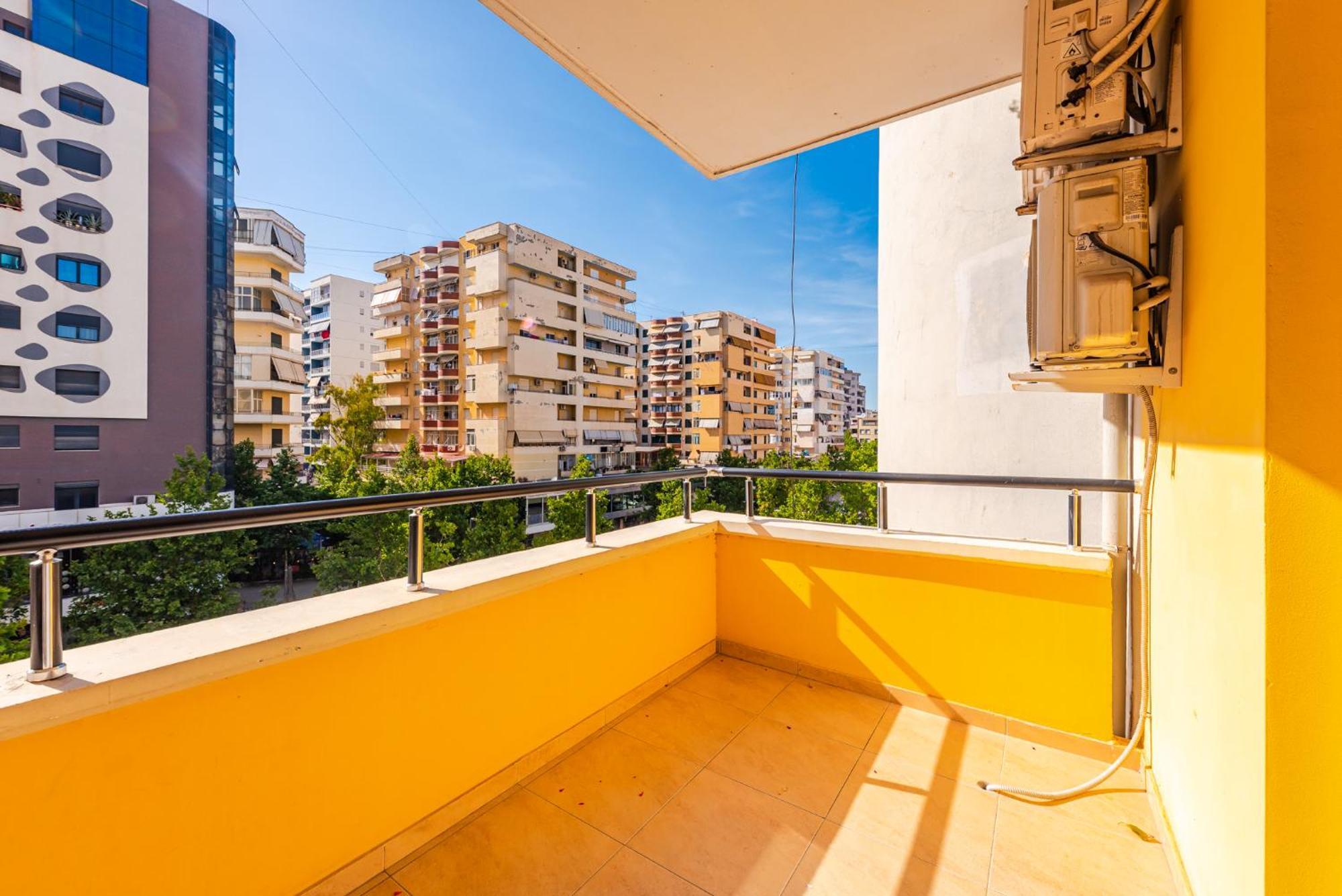City Center Apartments By Kondo Stays Vlorë Buitenkant foto