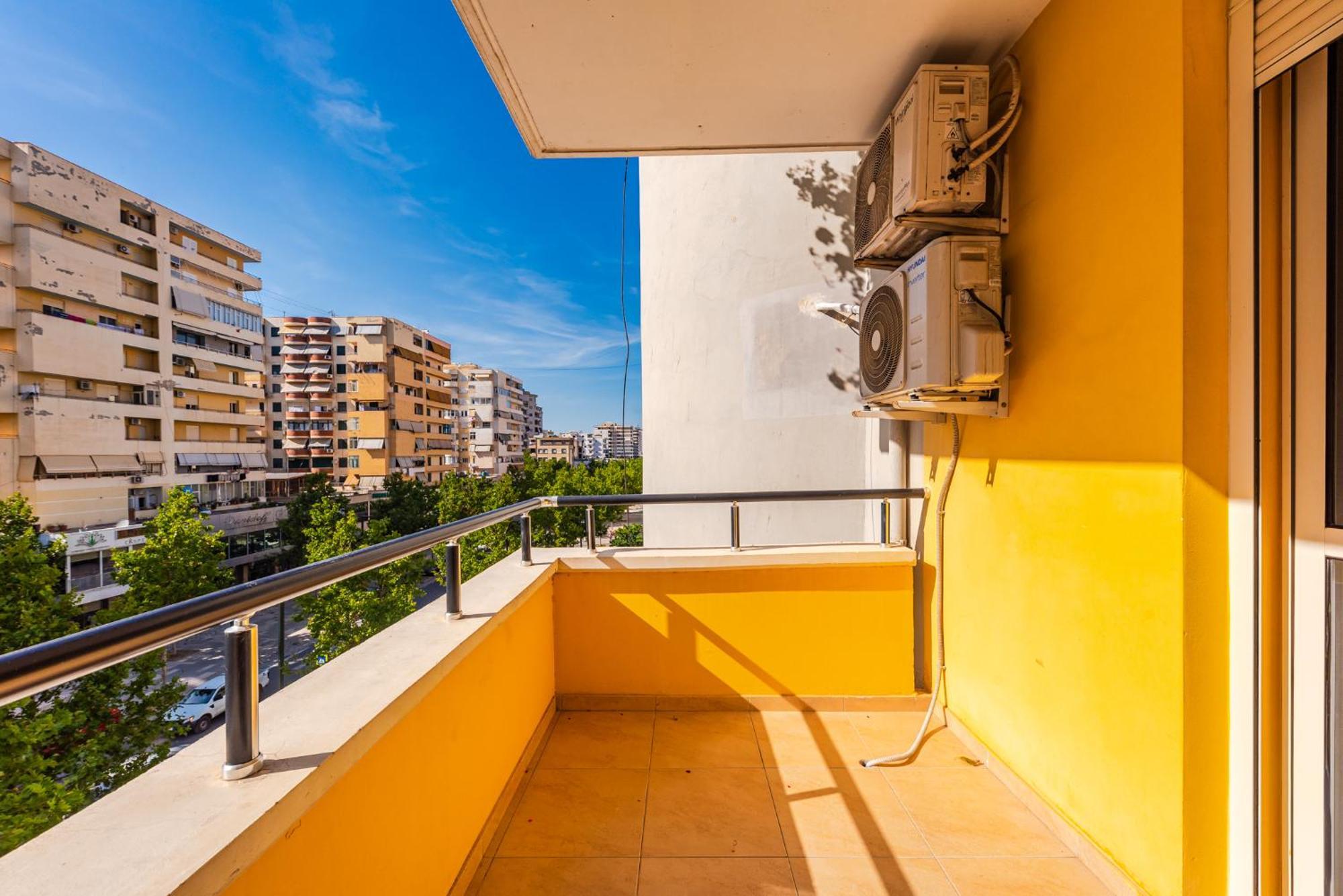 City Center Apartments By Kondo Stays Vlorë Buitenkant foto